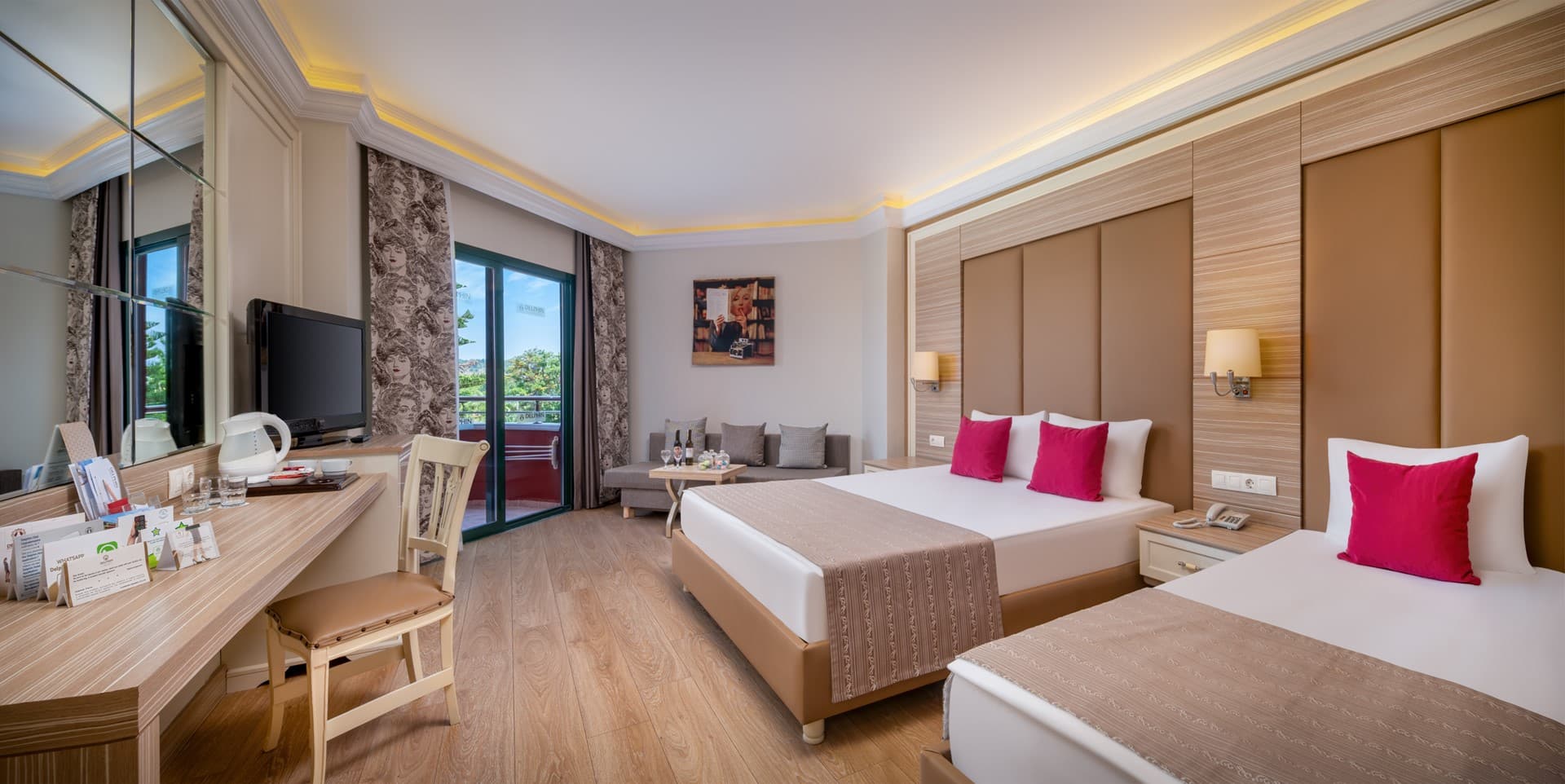 Standardní pokoj, výhled do areálu v hotelu Delphin Deluxe