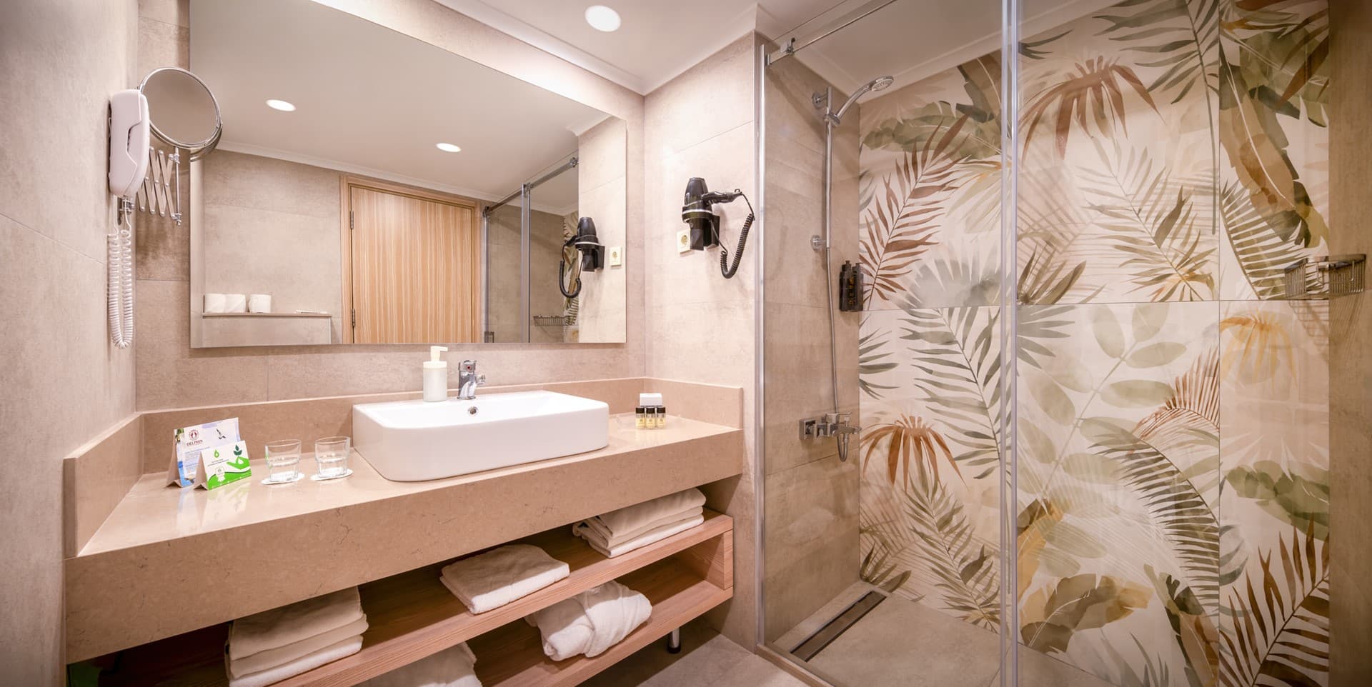 Standardní pokoj, výhled do areálu v hotelu Delphin Deluxe — foto č. 4