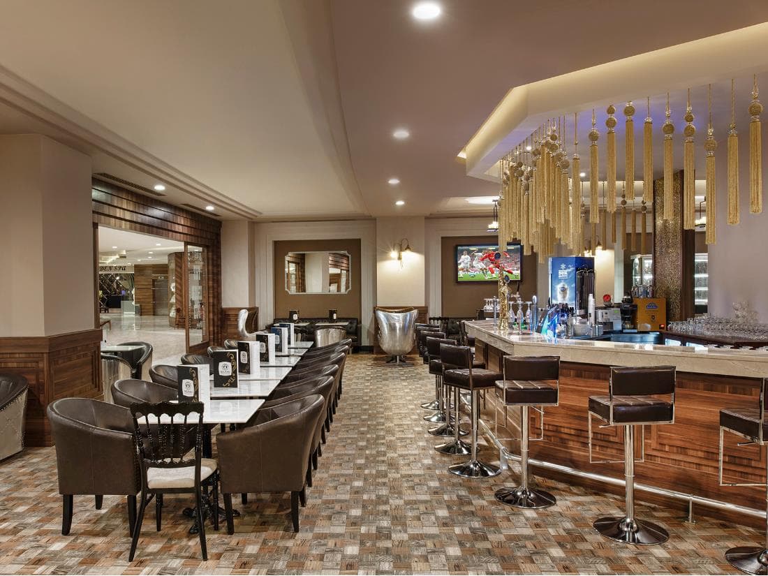 Botanik Platinum otelinde Irish Pub