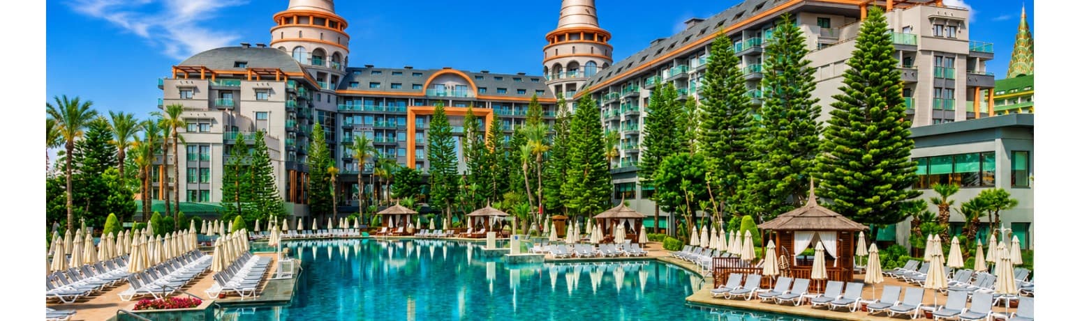 Piscinele hotelului Delphin Diva