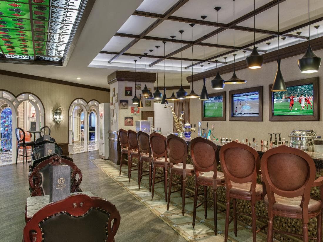 Camelot Bar im Delphin Imperial