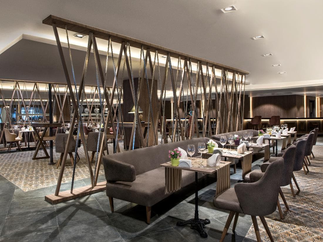 Restaurantul principal la Delphin Be Grand Resort