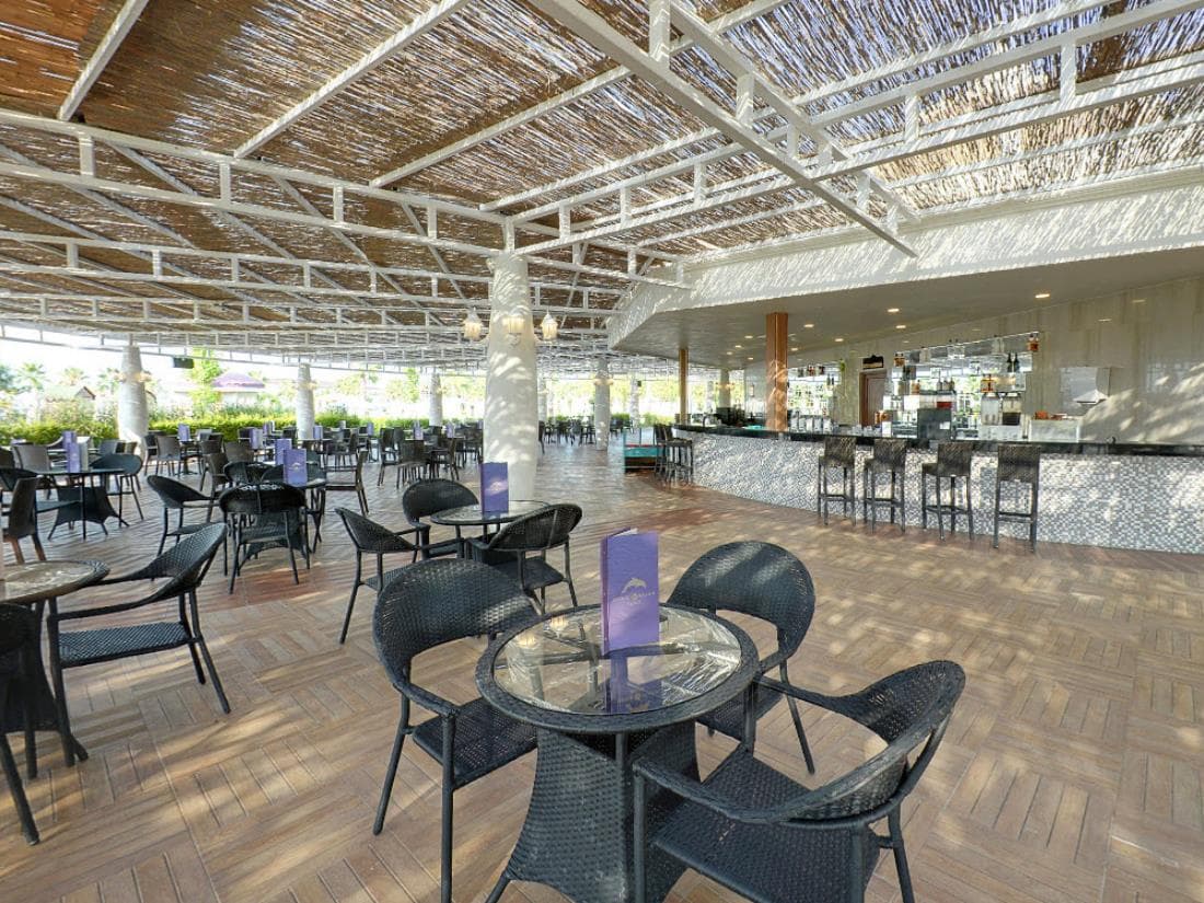 Be Aqua Pool Bar la Delphin Be Grand Resort